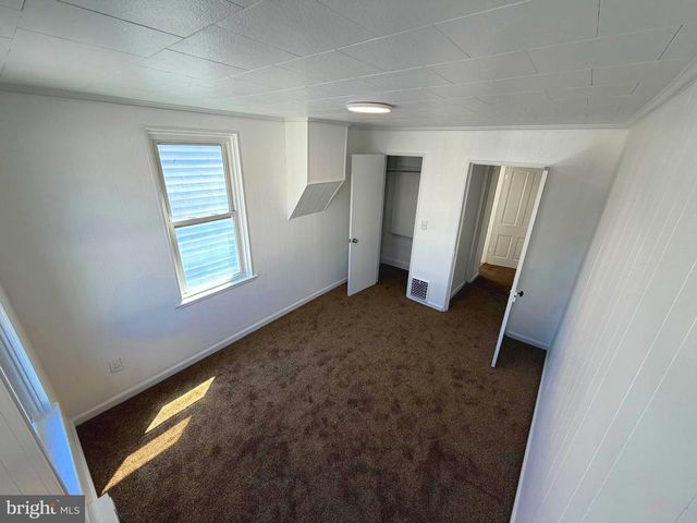 19 W HARRISBURG ST, Dillsburg, PA 17019