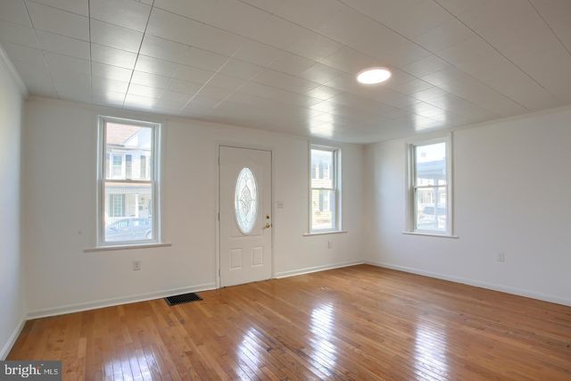 19 W HARRISBURG ST, Dillsburg, PA 17019