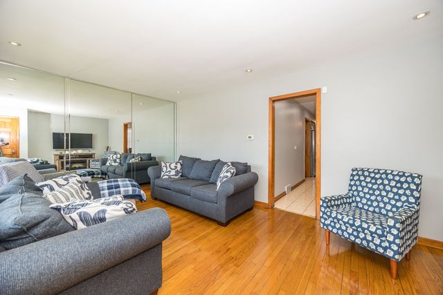 10120 S Torrence Avenue, Chicago, IL 60617