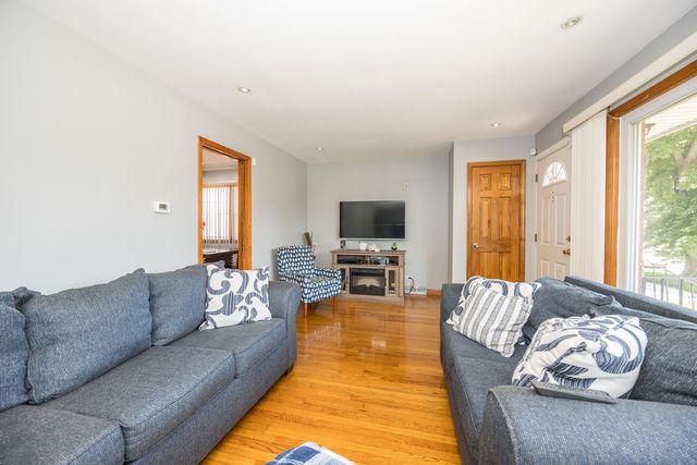 10120 S Torrence Avenue, Chicago, IL 60617