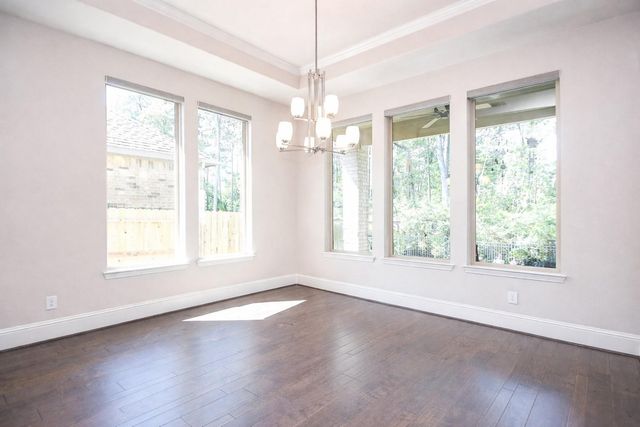 604 Castlewood Cove Lane, Pinehurst, TX 77362