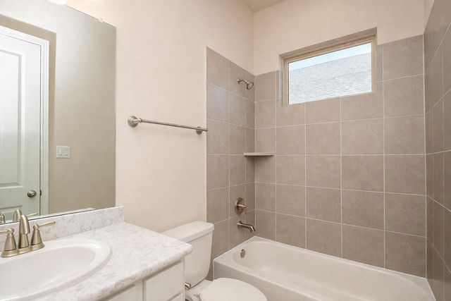 604 Castlewood Cove Lane, Pinehurst, TX 77362