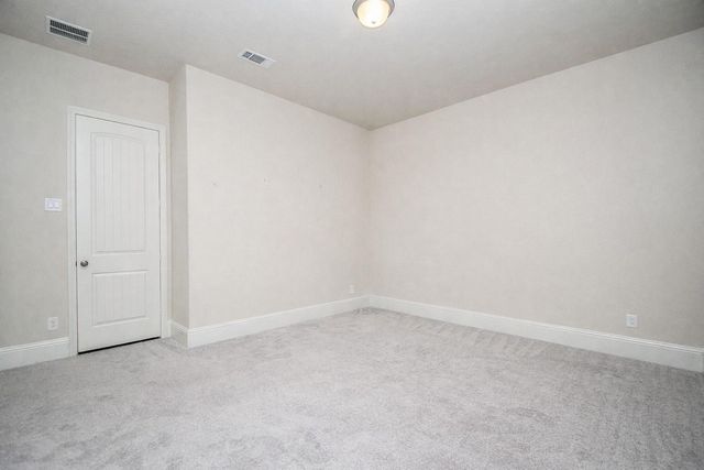 604 Castlewood Cove Lane, Pinehurst, TX 77362