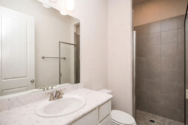 604 Castlewood Cove Lane, Pinehurst, TX 77362