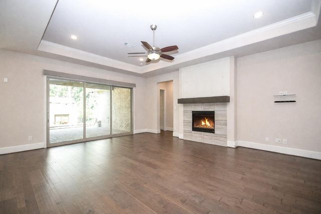 604 Castlewood Cove Lane, Pinehurst, TX 77362