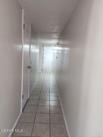 2912 E East Glen Drive, El Paso, TX 79936