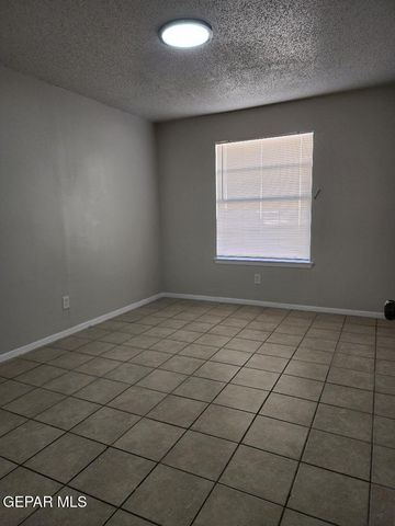 2912 E East Glen Drive, El Paso, TX 79936