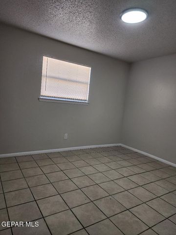 2912 E East Glen Drive, El Paso, TX 79936