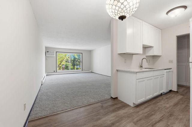 183 Little Canada Road E 305, Little Canada, MN 55117