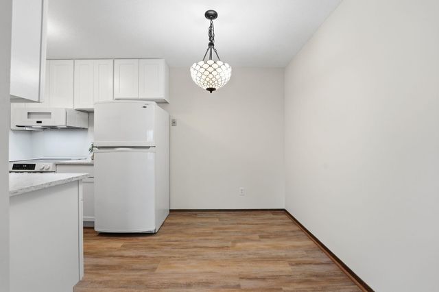 183 Little Canada Road E 305, Little Canada, MN 55117