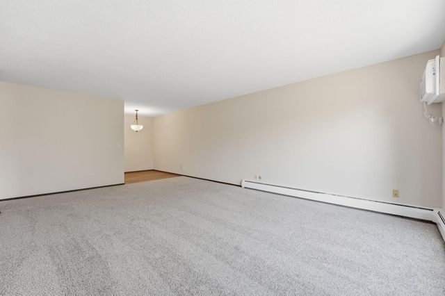 183 Little Canada Road E 305, Little Canada, MN 55117