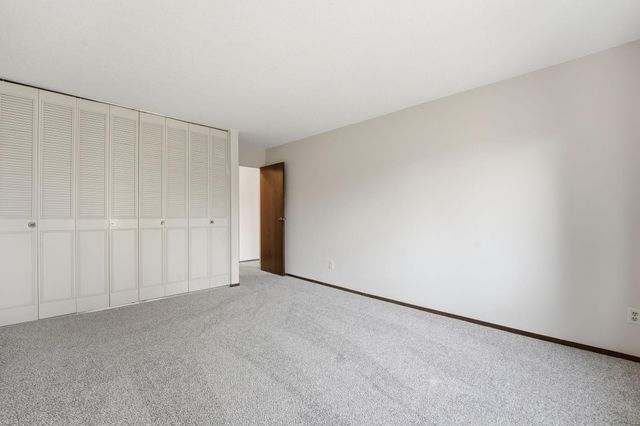 183 Little Canada Road E 305, Little Canada, MN 55117