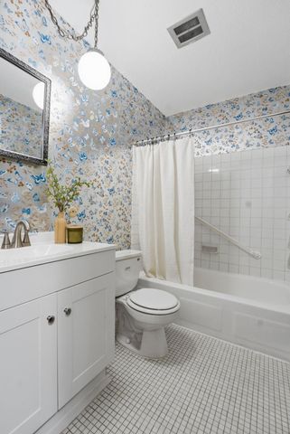 183 Little Canada Road E 305, Little Canada, MN 55117