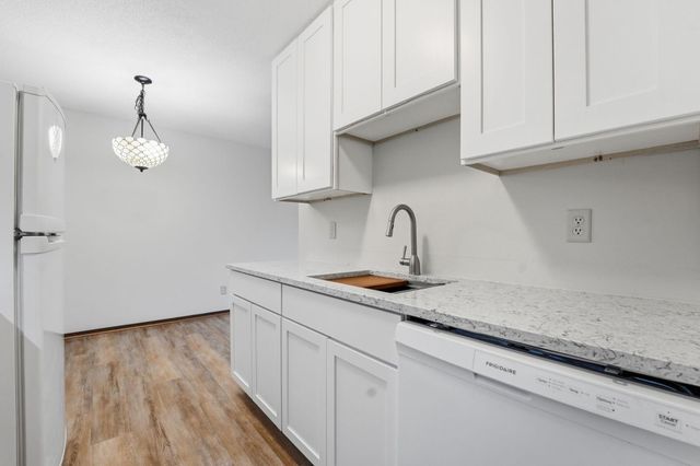 183 Little Canada Road E 305, Little Canada, MN 55117