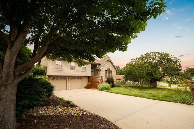 3000 University Drive, Lawrence, KS 66049