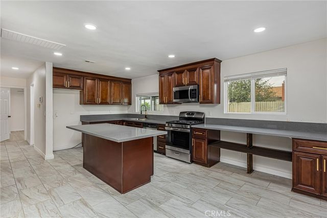 5624 Wadsworth Avenue, Highland, CA 92346