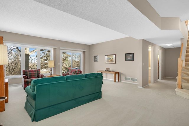 16550 Irwinton Circle, Lakeville, MN 55044