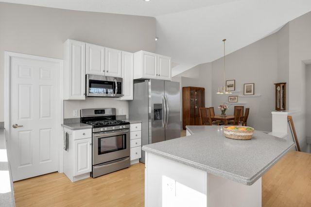 16550 Irwinton Circle, Lakeville, MN 55044