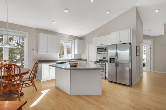 16550 Irwinton Circle, Lakeville, MN 55044