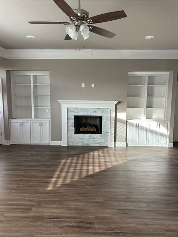 1100 Flat Rock Street, Bentonville, AR 72713