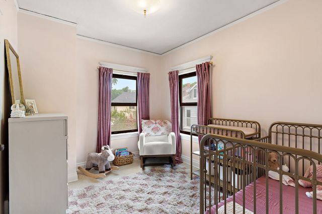 4154 N Dickinson Avenue, Chicago, IL 60641