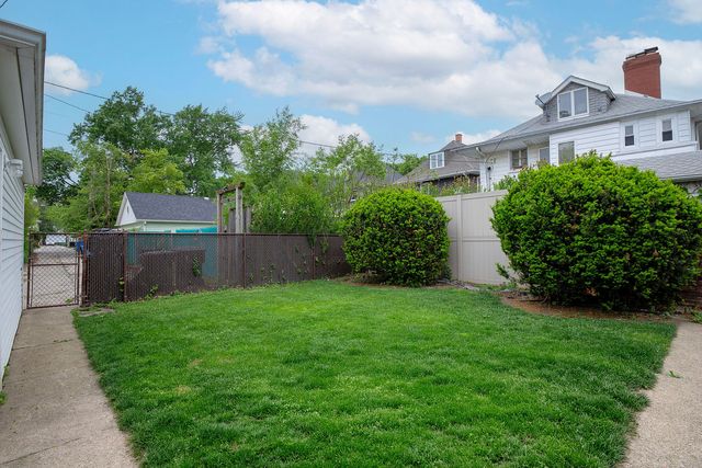 4154 N Dickinson Avenue, Chicago, IL 60641