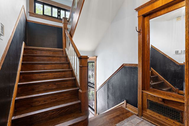 4154 N Dickinson Avenue, Chicago, IL 60641