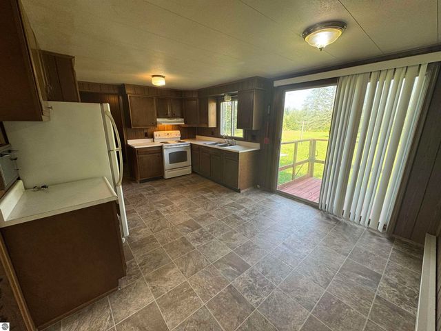 2351 S McGee Road, Lake City, MI 49651