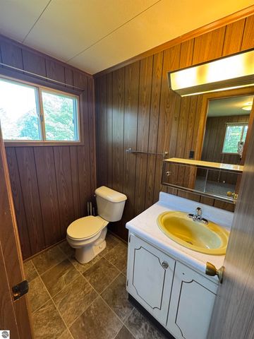 2351 S McGee Road, Lake City, MI 49651