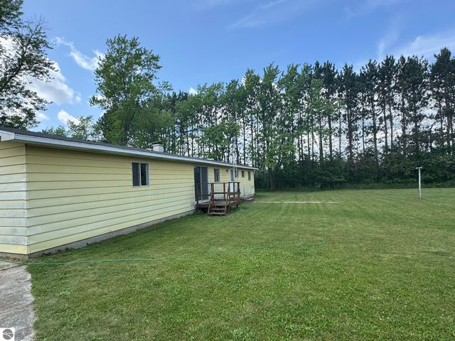 2351 S McGee Road, Lake City, MI 49651