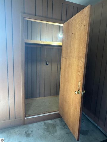 2351 S McGee Road, Lake City, MI 49651