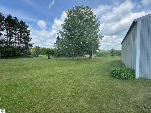 2351 S McGee Road, Lake City, MI 49651