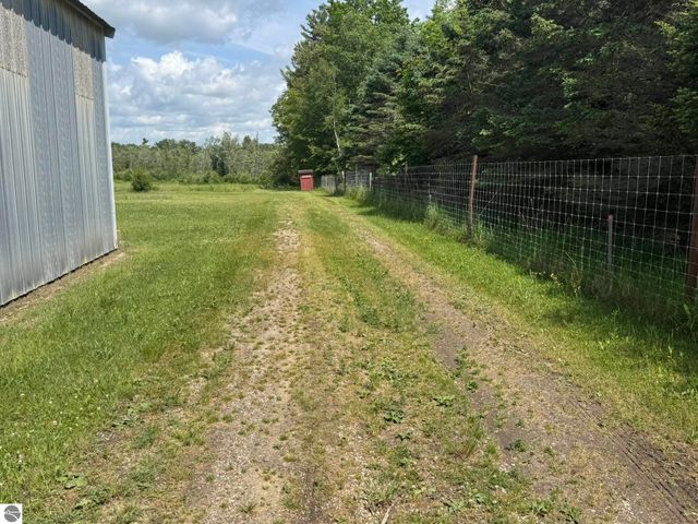 2351 S McGee Road, Lake City, MI 49651