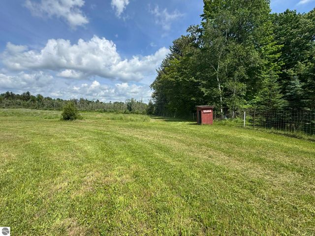 2351 S McGee Road, Lake City, MI 49651