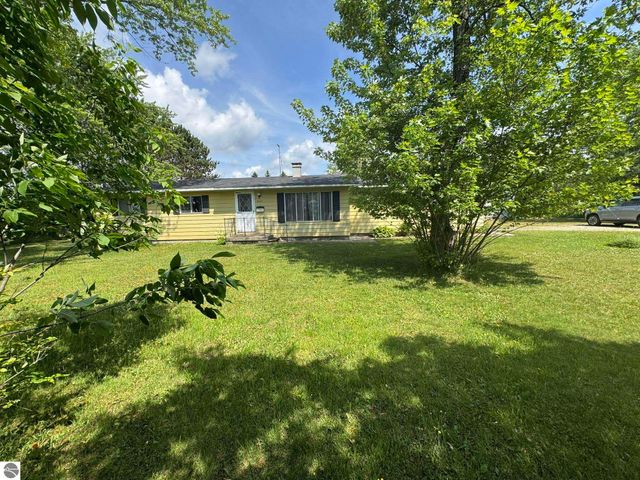 2351 S McGee Road, Lake City, MI 49651