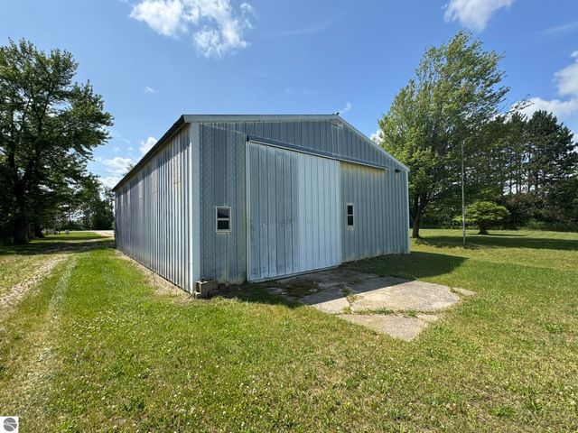 2351 S McGee Road, Lake City, MI 49651