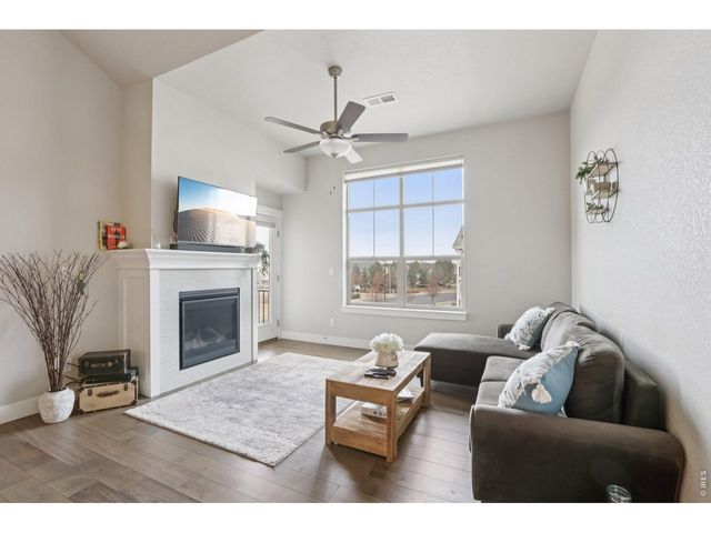 4612 Hahns Peak Dr 302, Loveland, CO 80538