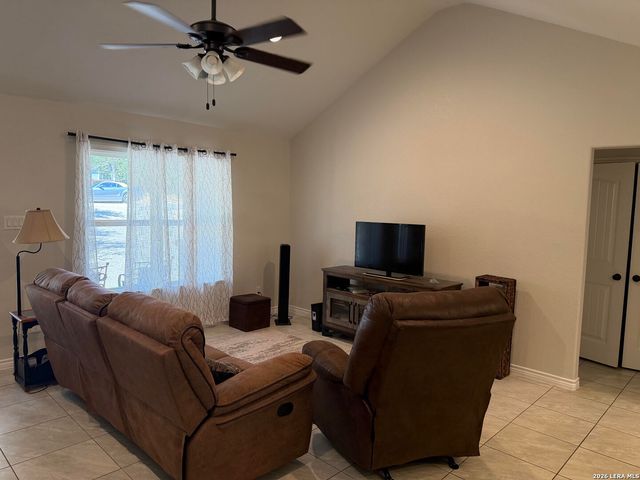 1518 BOB WHITE DR, Spring Branch, TX 78070