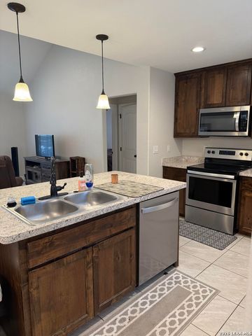 1518 BOB WHITE DR, Spring Branch, TX 78070