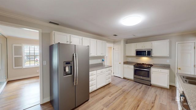 8 Lancaster Road, Mobile, AL 36608