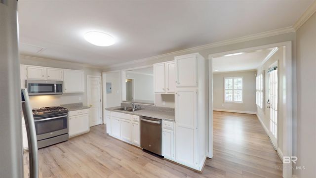 8 Lancaster Road, Mobile, AL 36608