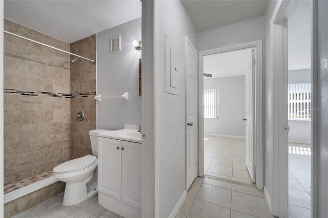 9942 TURF WAY 1, Orlando, FL 32837