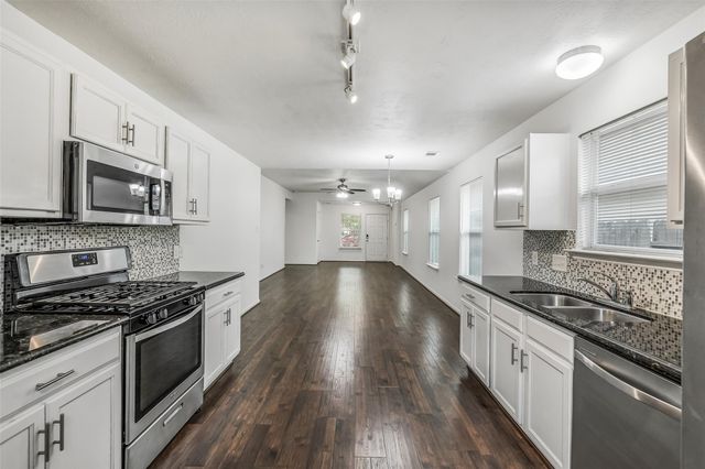 17226 Osprey Landing Drive, Hockley, TX 77447