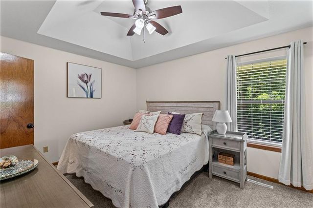 11424 N Mcgee Street, Kansas City, MO 64155