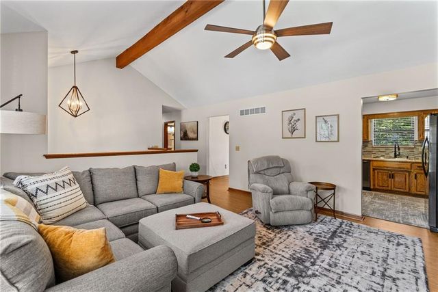 11424 N Mcgee Street, Kansas City, MO 64155