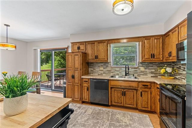 11424 N Mcgee Street, Kansas City, MO 64155