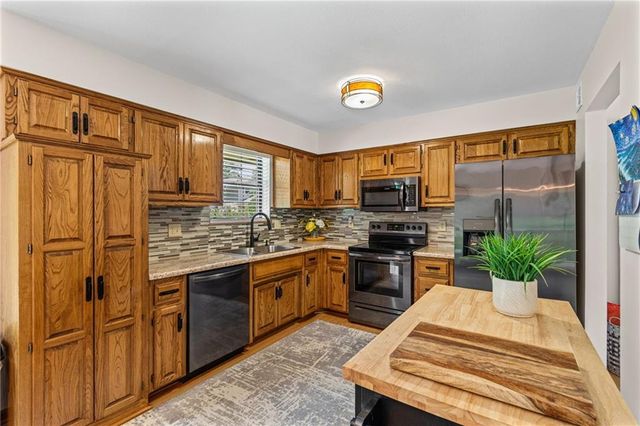 11424 N Mcgee Street, Kansas City, MO 64155