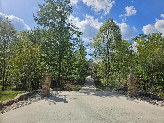 1625 River Bluffs Drive, Jasper, TN 37347