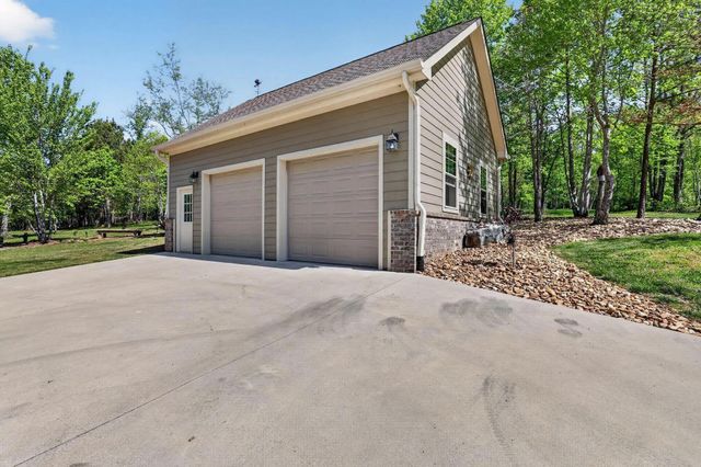 1625 River Bluffs Drive, Jasper, TN 37347