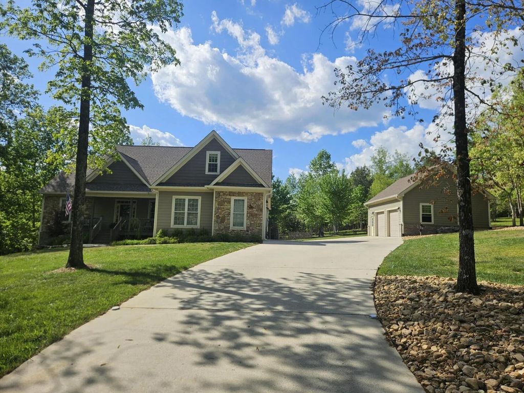 1625 River Bluffs Drive, Jasper, TN 37347